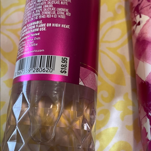 Bath & Body Works Gingham Gorgeous Fragrance Mist and Body Cream-Heavenly! NWT - Picture 6 of 7